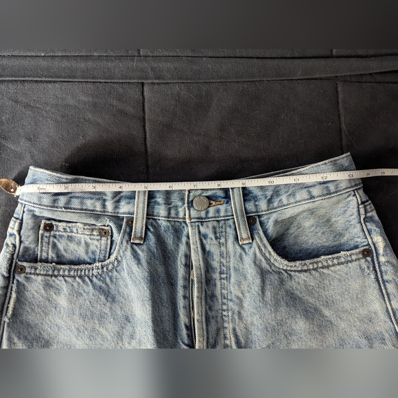 Denim Forum/Aritzia Joni Loose Short Size 26 - Picture 4 of 6